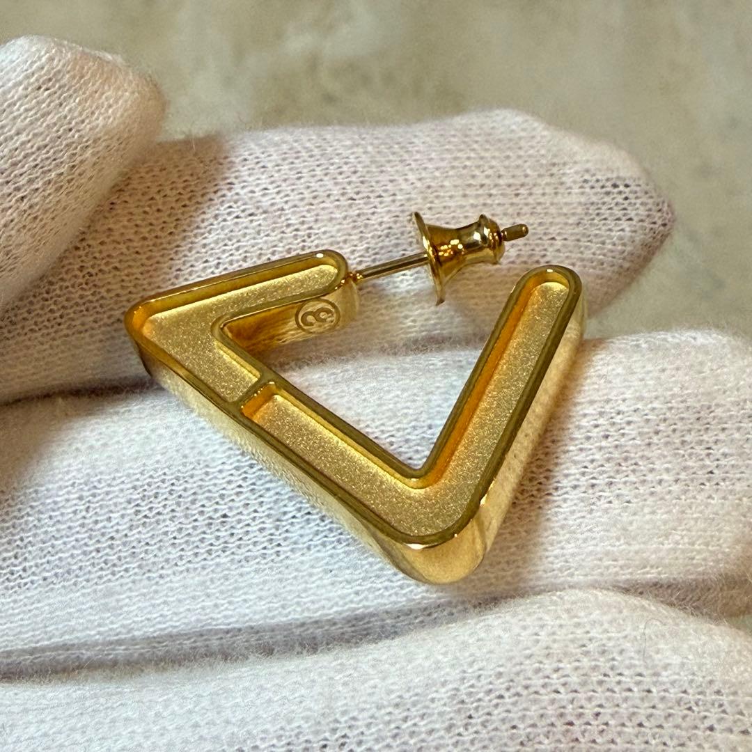 JJCAREERING TRIANGLEトライアングル ピアス シルバー