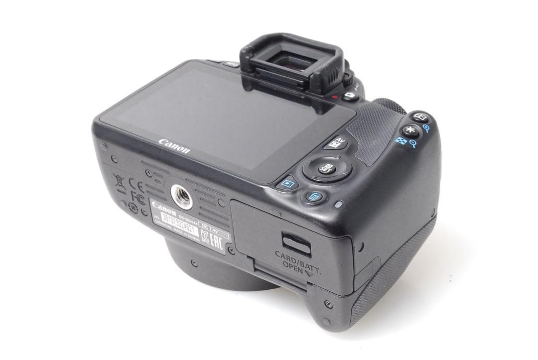 ✨ショット数4380回✨CANON KISS X7✨ダブルレンズ✨超軽量✨