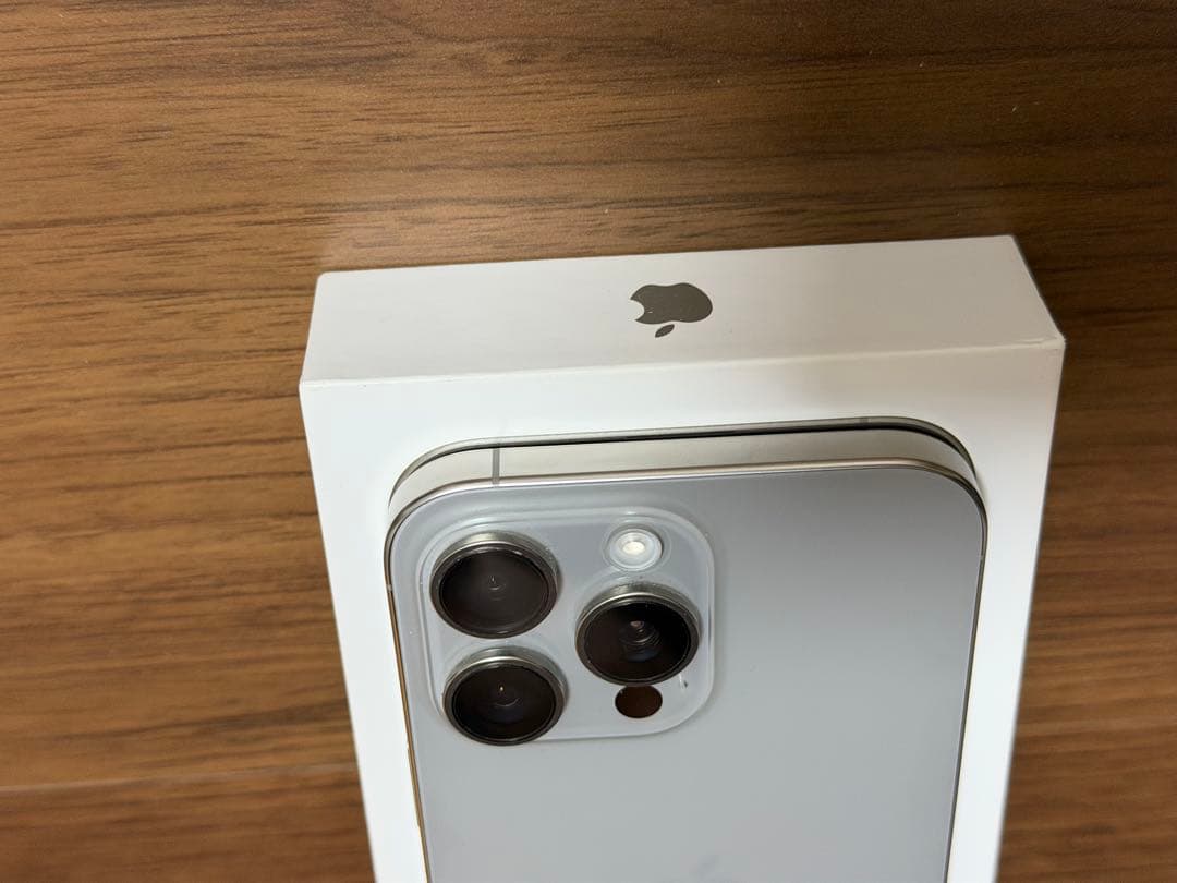 iPhone 16 Pro Max 256GB ナチュラルチタニウムSIMフリー