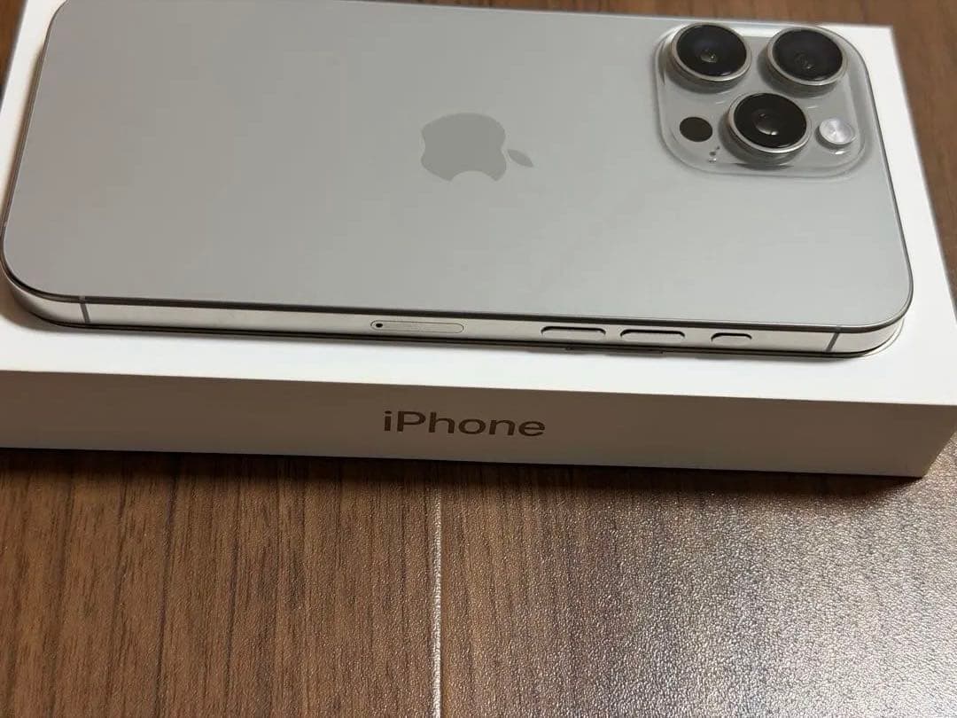 iPhone 16 Pro Max 256GB ナチュラルチタニウムSIMフリー