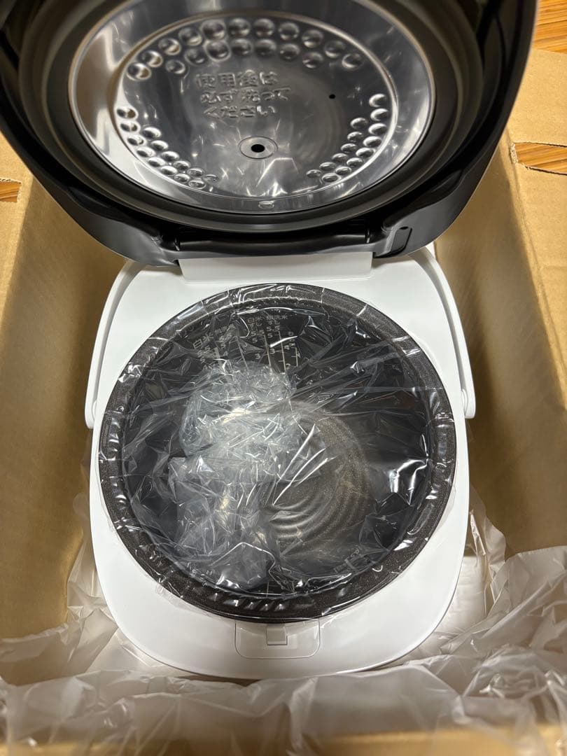 東芝　炊飯器 炎匠炊き 5.5合 グランホワイトRC-10VRV