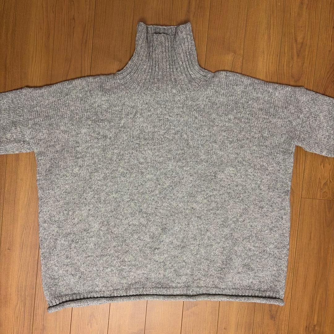 北欧暮らしの道具店、ユティリテ、ペルー製タートルネックセーター、グレージュ