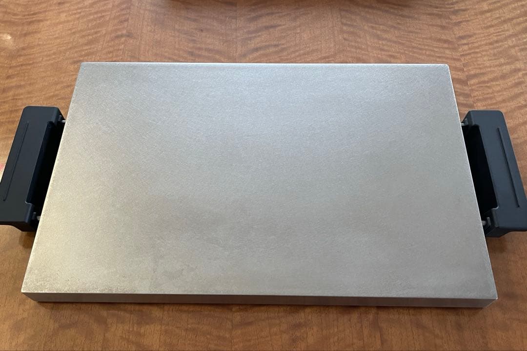 ジジ　BALMUDA The Plate Pro ブラック