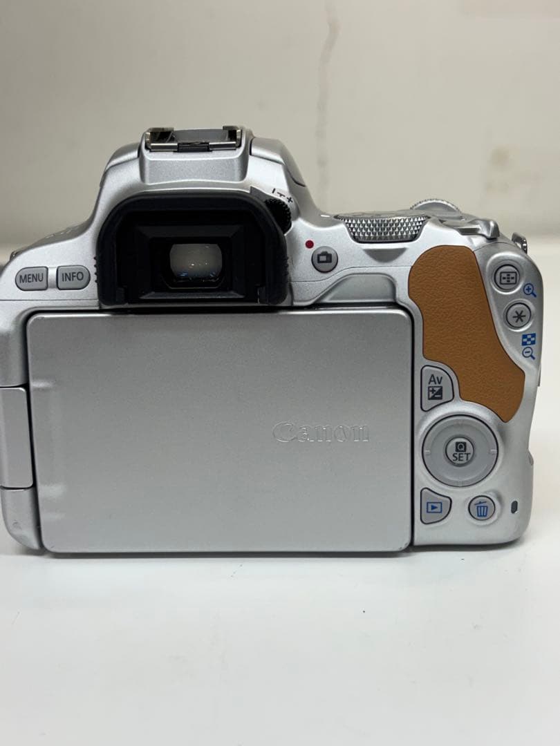 デジタルカメラ Canon EOS kiss x9 EF-S 18-55mm 19277