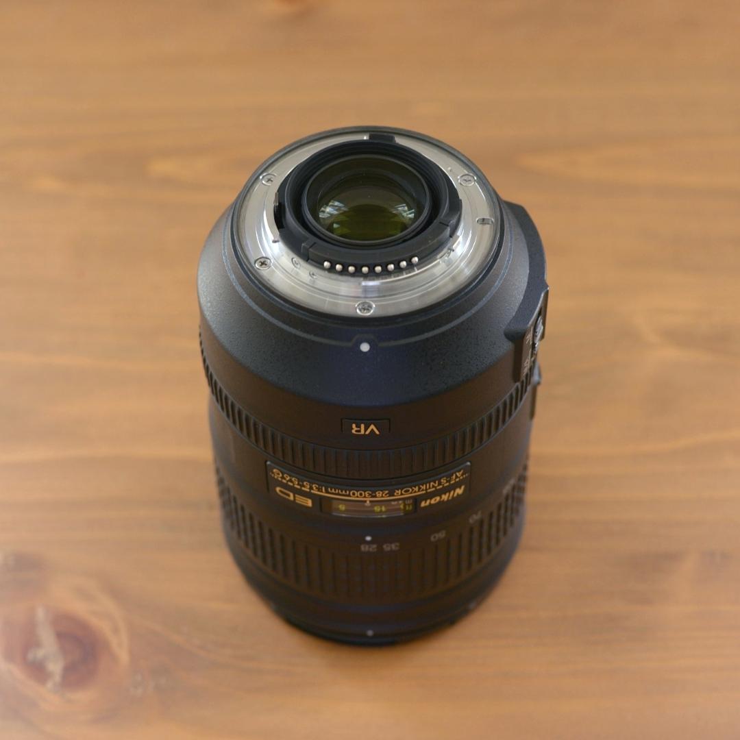 Nikon 28-300mm f/3.5-5.6G ED VR 中古美品