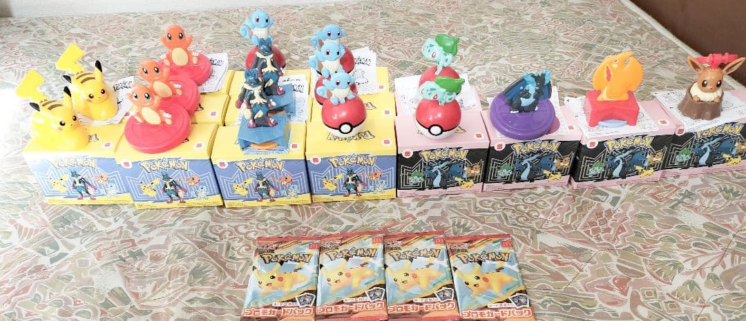 マクドナルド　ポケモンカード　4パック　玩具　16個セット