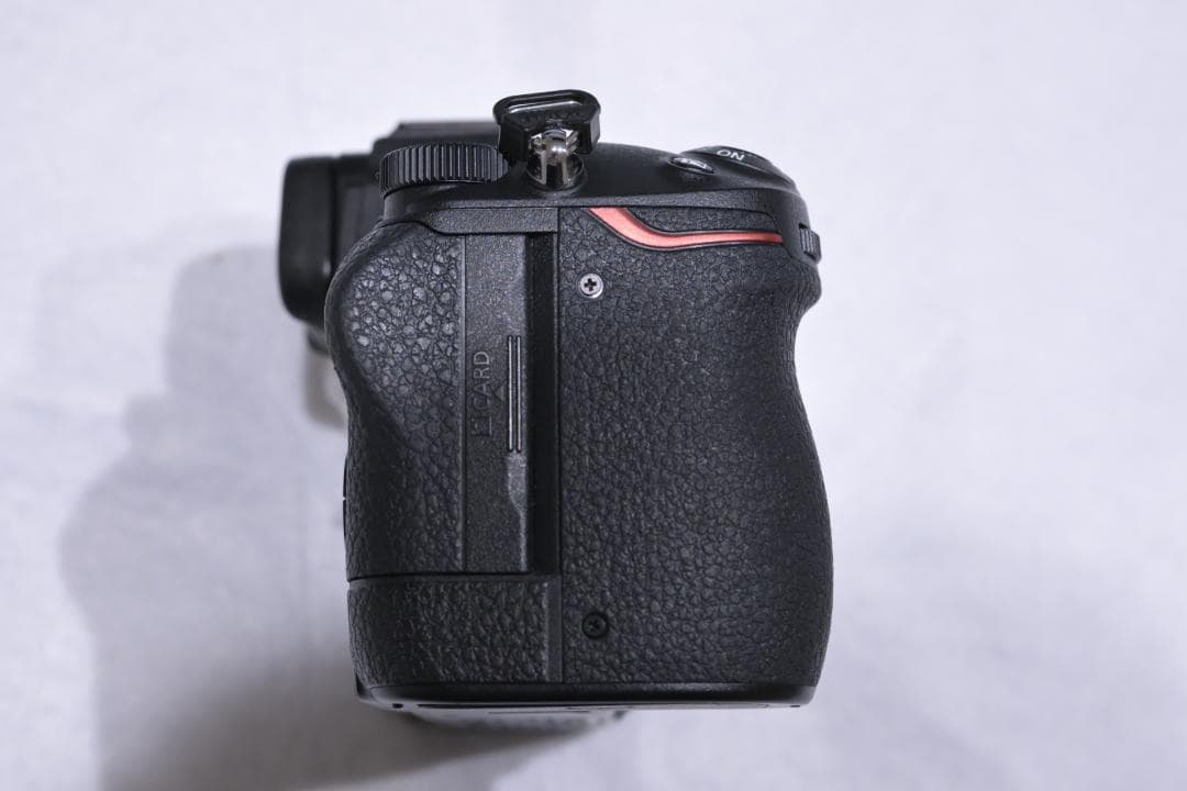 Nikon Z5 ミラーレスカメラ ボディ