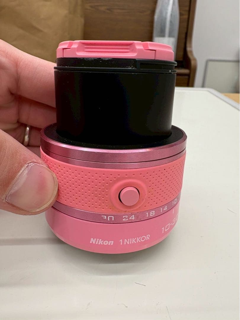 ニコン Nikon 1 J1 ピンク レンズ　10-30mm F3.5-5.6