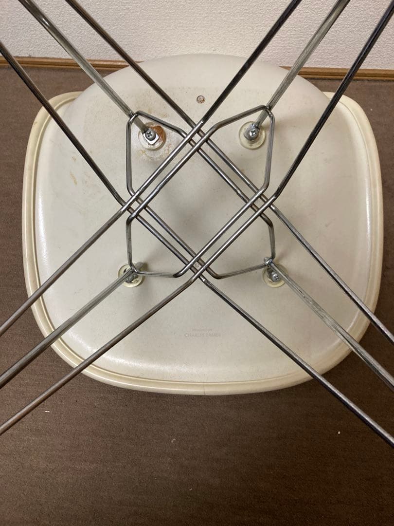 97年製イームズ シェルチェア FRP 合皮レザー モダニカ エッフェルベース