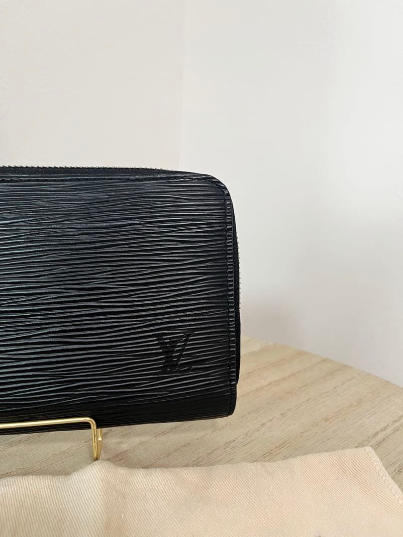LOUIS VUITTON エピ ジッピーウォレット M61857長財布