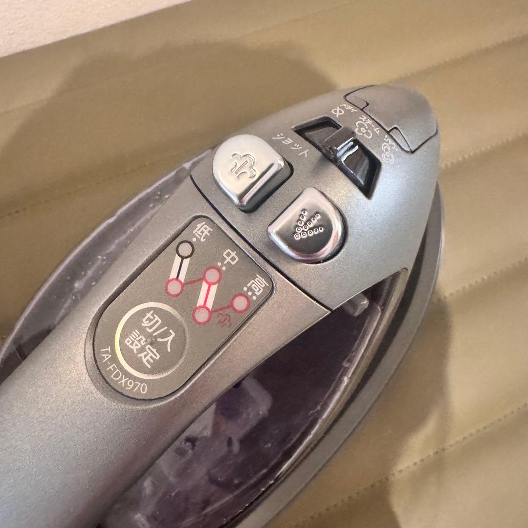 TOSHIBA コードレススチームアイロン TA-FDX970