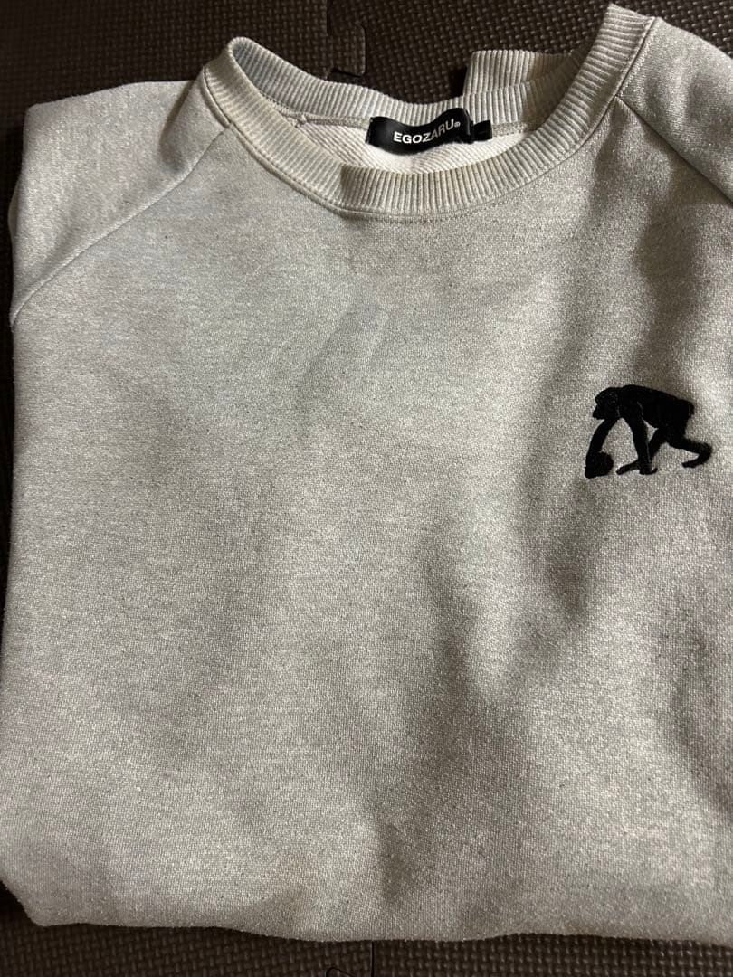 EGOZARU トレーナーとパンツのセットアップ
