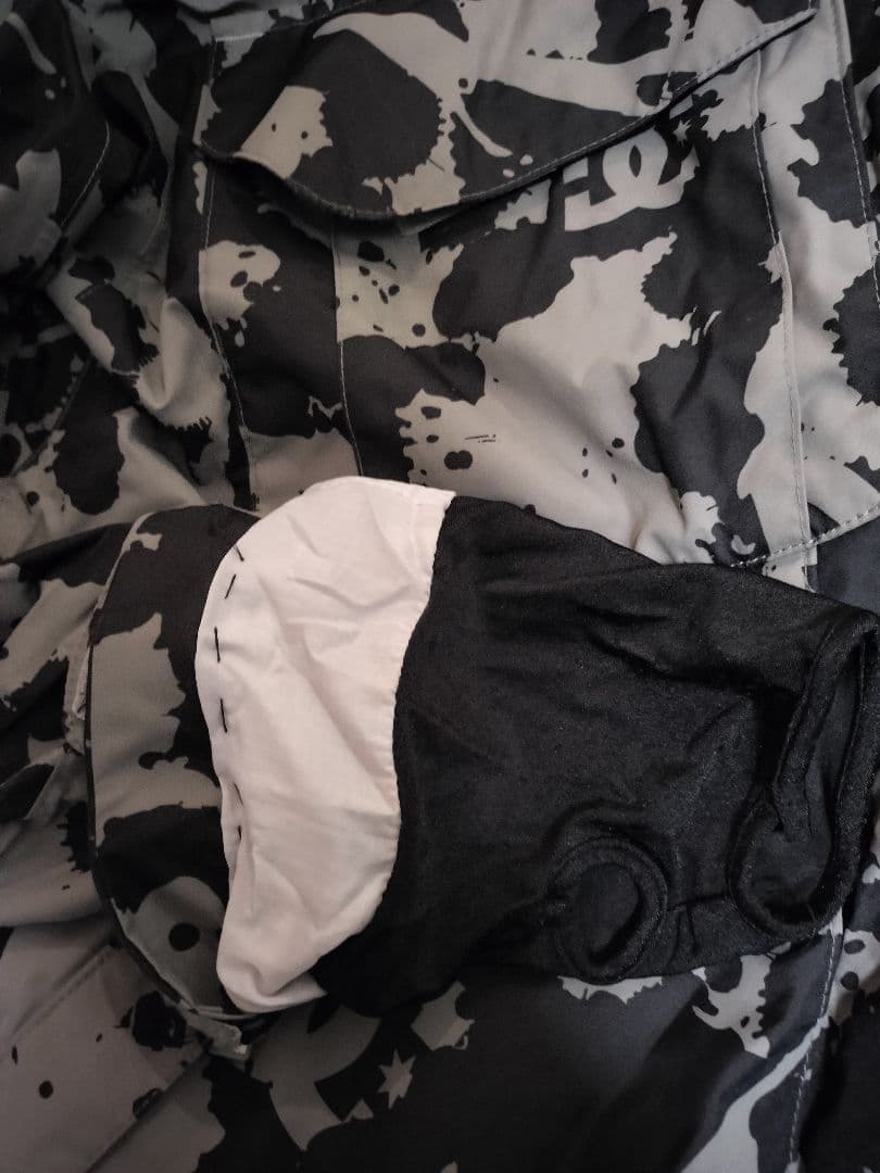 ★DCスノーボードウェア迷彩柄、上下セット
