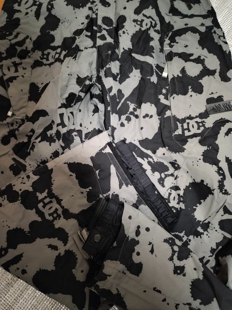 ★DCスノーボードウェア迷彩柄、上下セット
