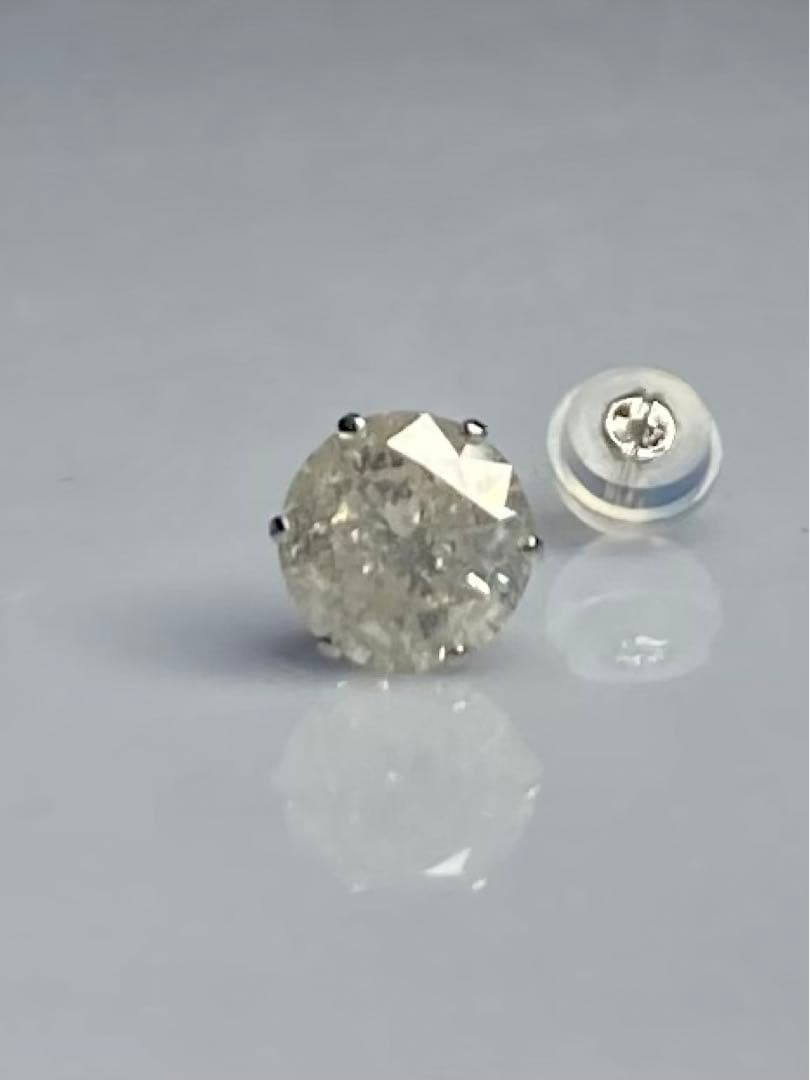 PT１．２ｃｔ　片耳ピアス　ＰＴ天然ダイヤモンド