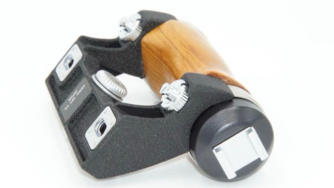 ペンタックス　PENTAX67 PENTAX6×7 ウッドグリップ　①