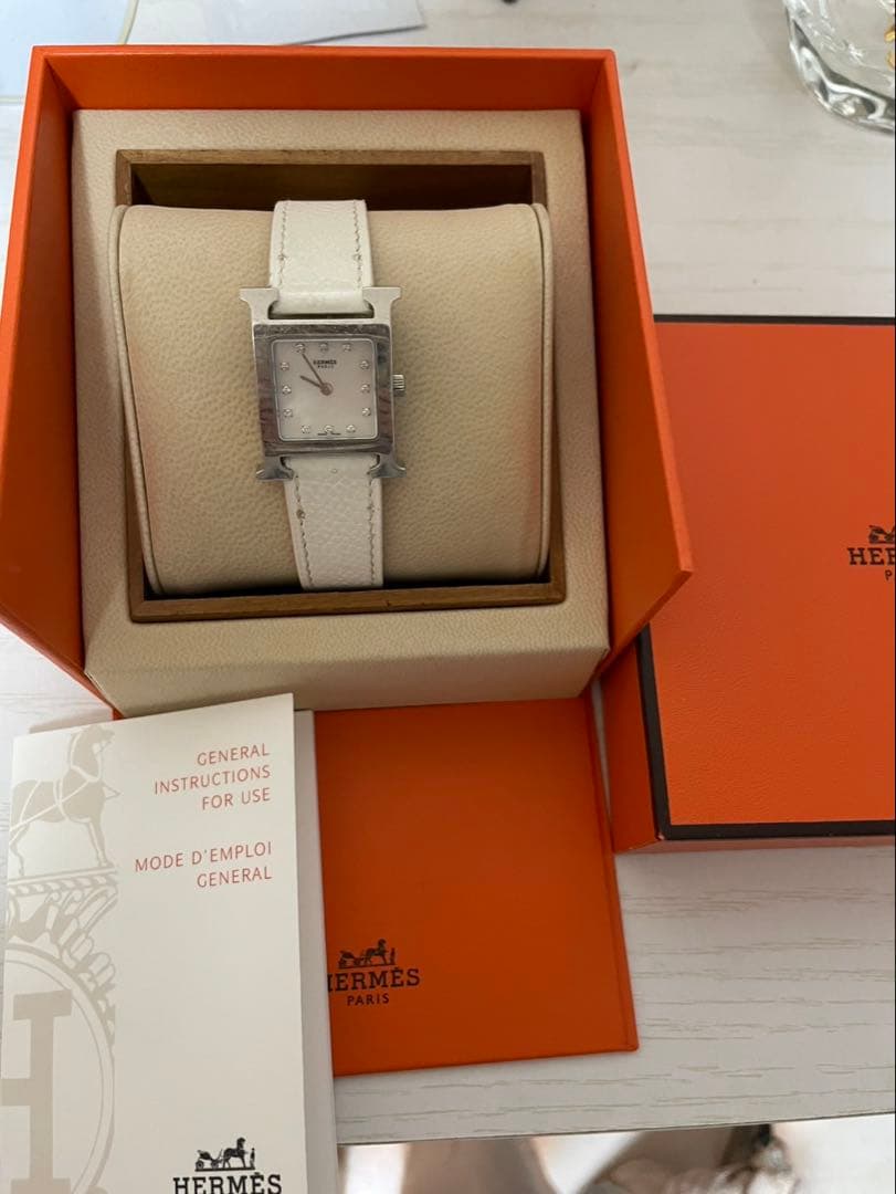 HERMES ウォッチ レディース 12P ダイヤ ホワイトシェル クォーツ