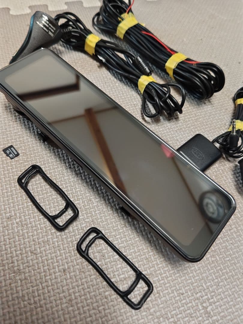 BALUCE ドライブレコーダー デジタルインナーミラー配線付きシガー電源。