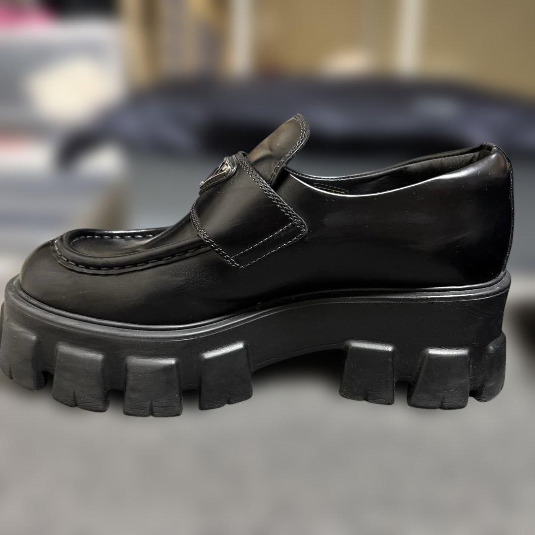 PRADA ブラックレザー ローファー 37