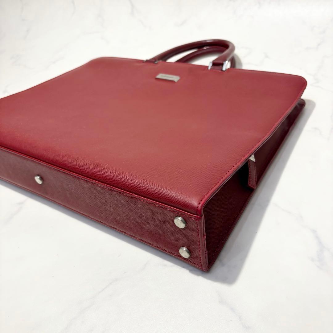 【美品】BURBERRY バーバリー　ブリーフケース　希少品　赤　レザー