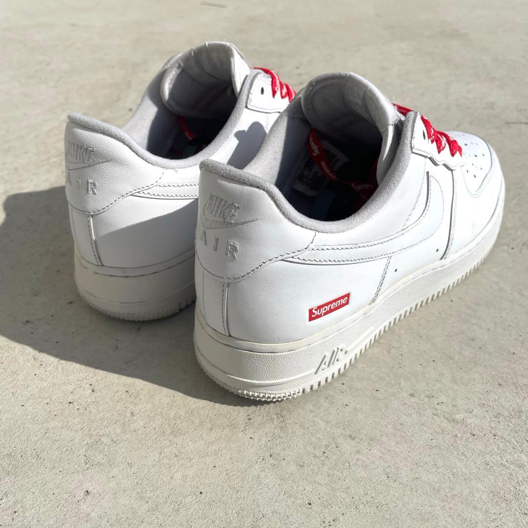 Supreme × Nike Air Force 1 ホワイト　シュプフォース