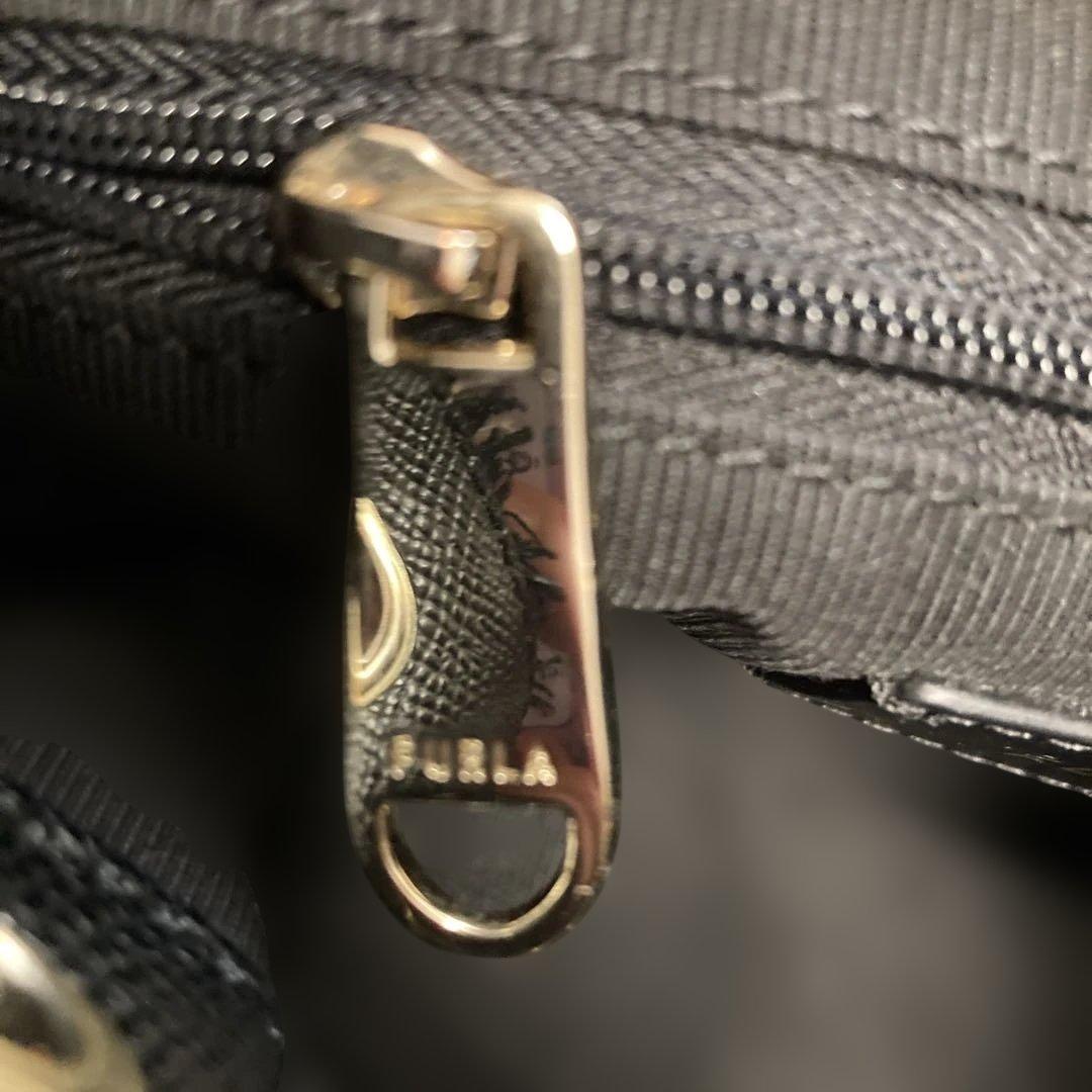 FURLA 黒と白のツイードバケットバッグ