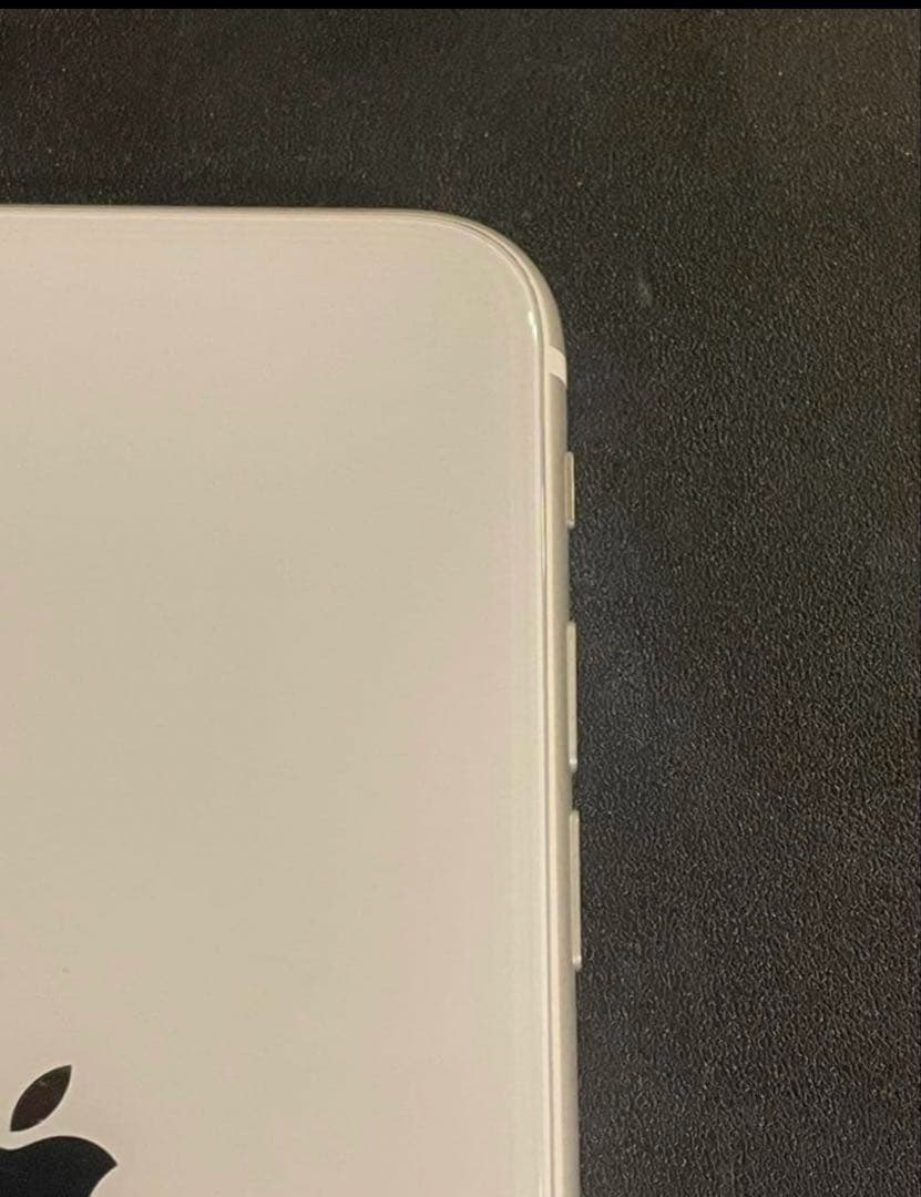 【ハル】iPhone SE (第2世代) ホワイト 64GB