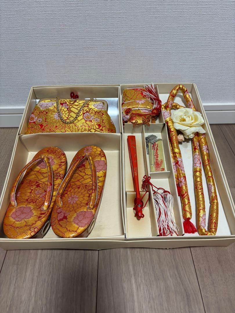 11/7までお値下げ　七五三 ７歳 花柄着物と小物セット