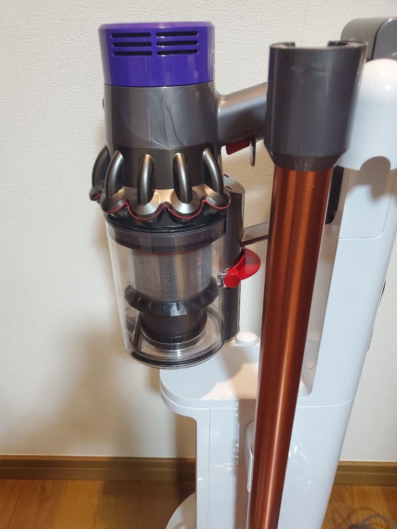 値下げしました　Dyson V10　　分解清掃動作確認済　フルセットドック付