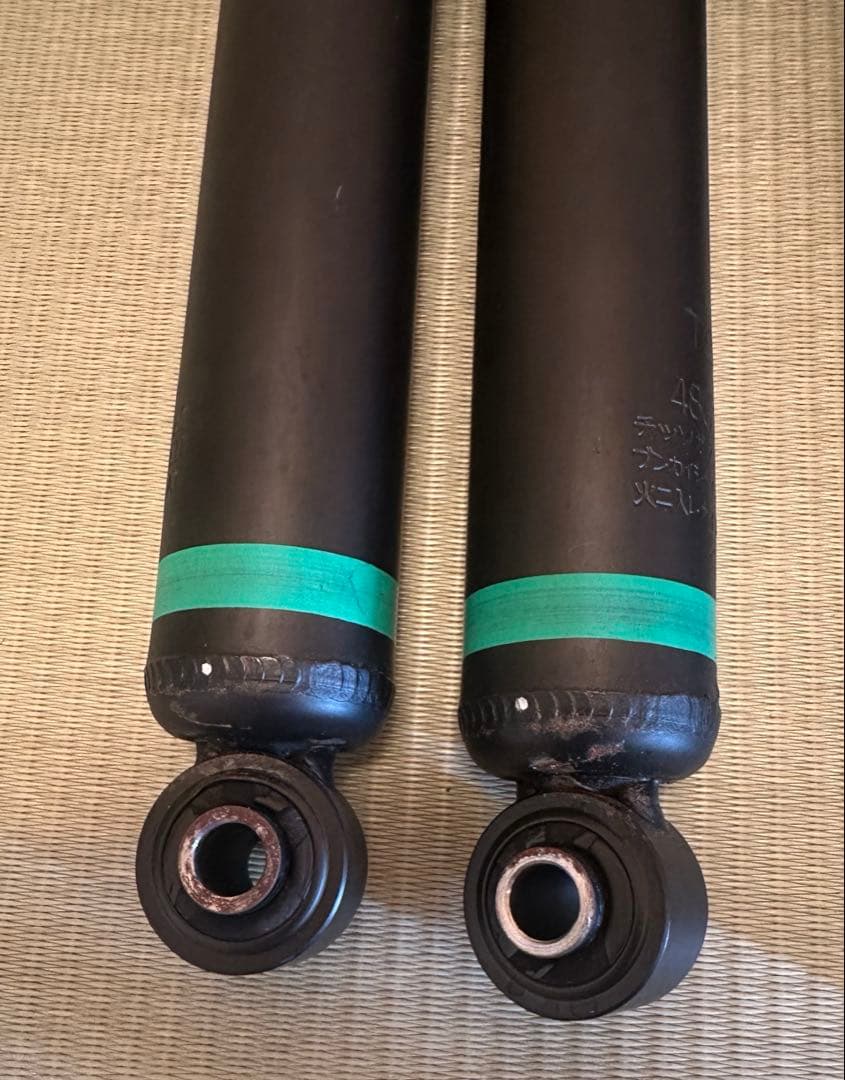 【限定値下げ】TOYOTA　ハイエース200系　純正ショックアブソーバー 4本