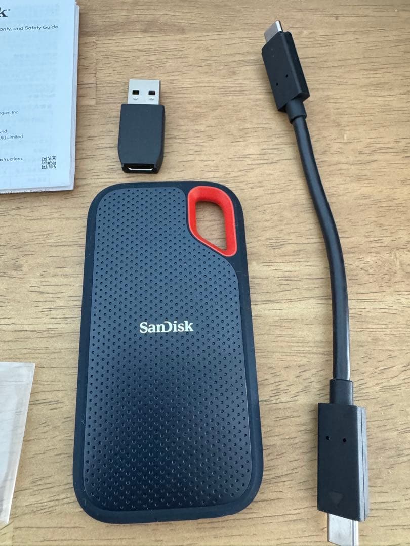 ほぼ未使用 SanDisk ExtremeポータブルSSD 4TB