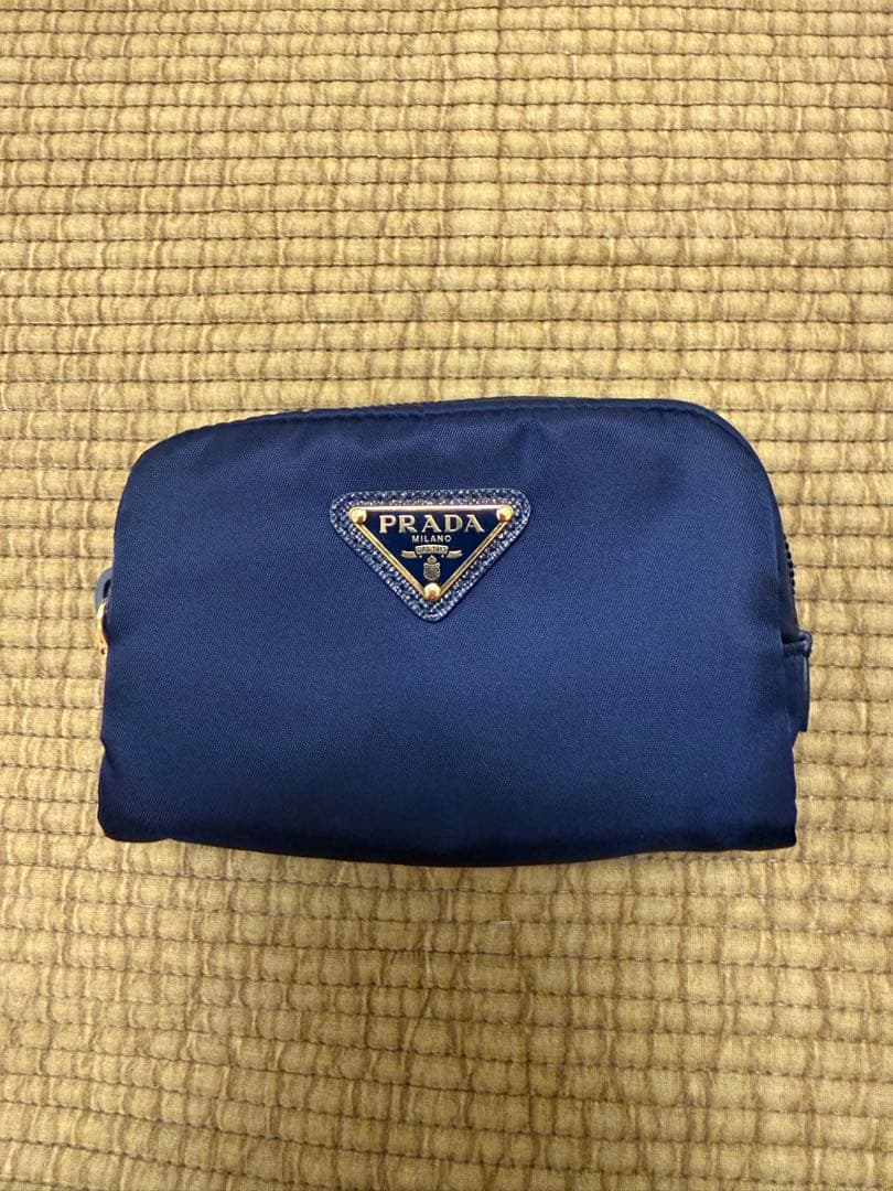 PRADAマイクロ Re-Nylon ポーチ カラーバルティックブルー