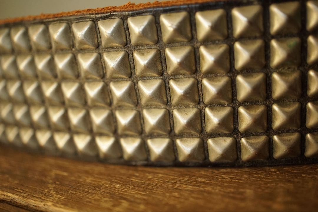 HTC ピラミッド レザー スタッズ ベルト 36