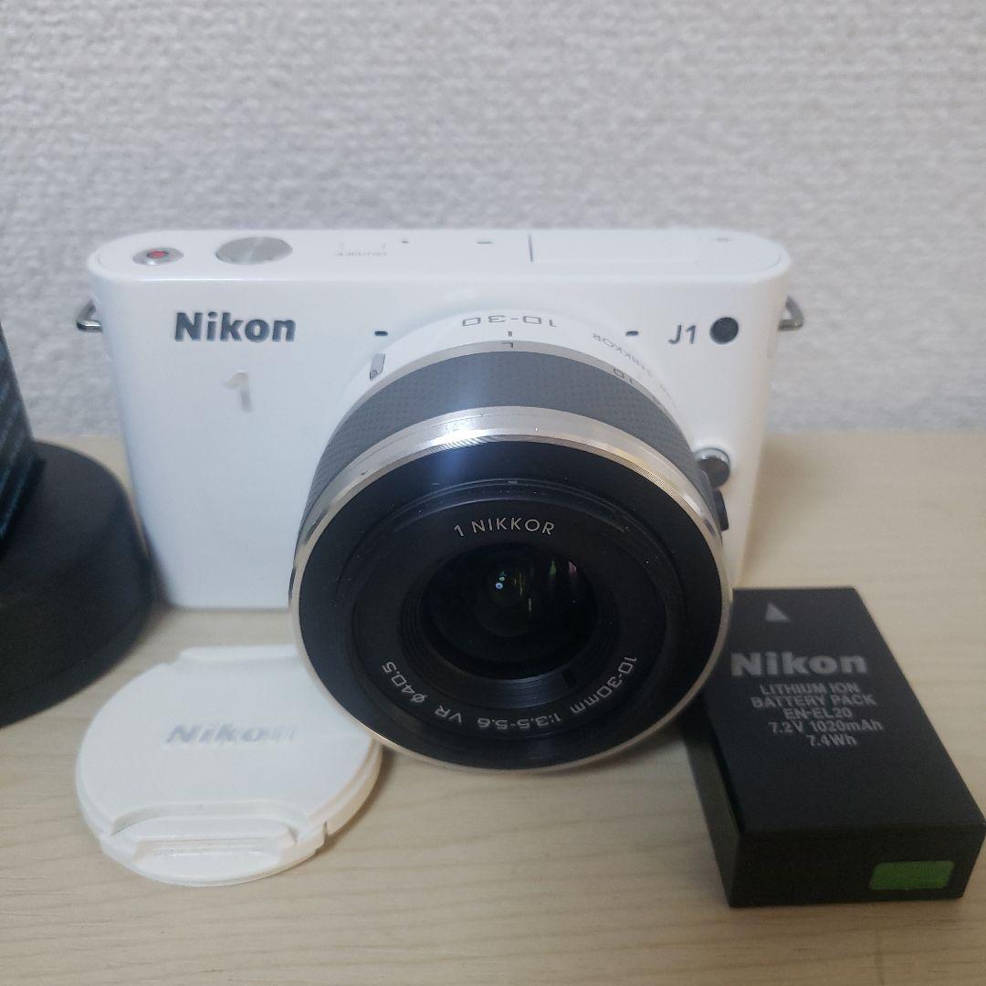 ★美品　Nikon1 J1　ミラーレス一眼カメラ　標準ズームレンズ　ホワイト