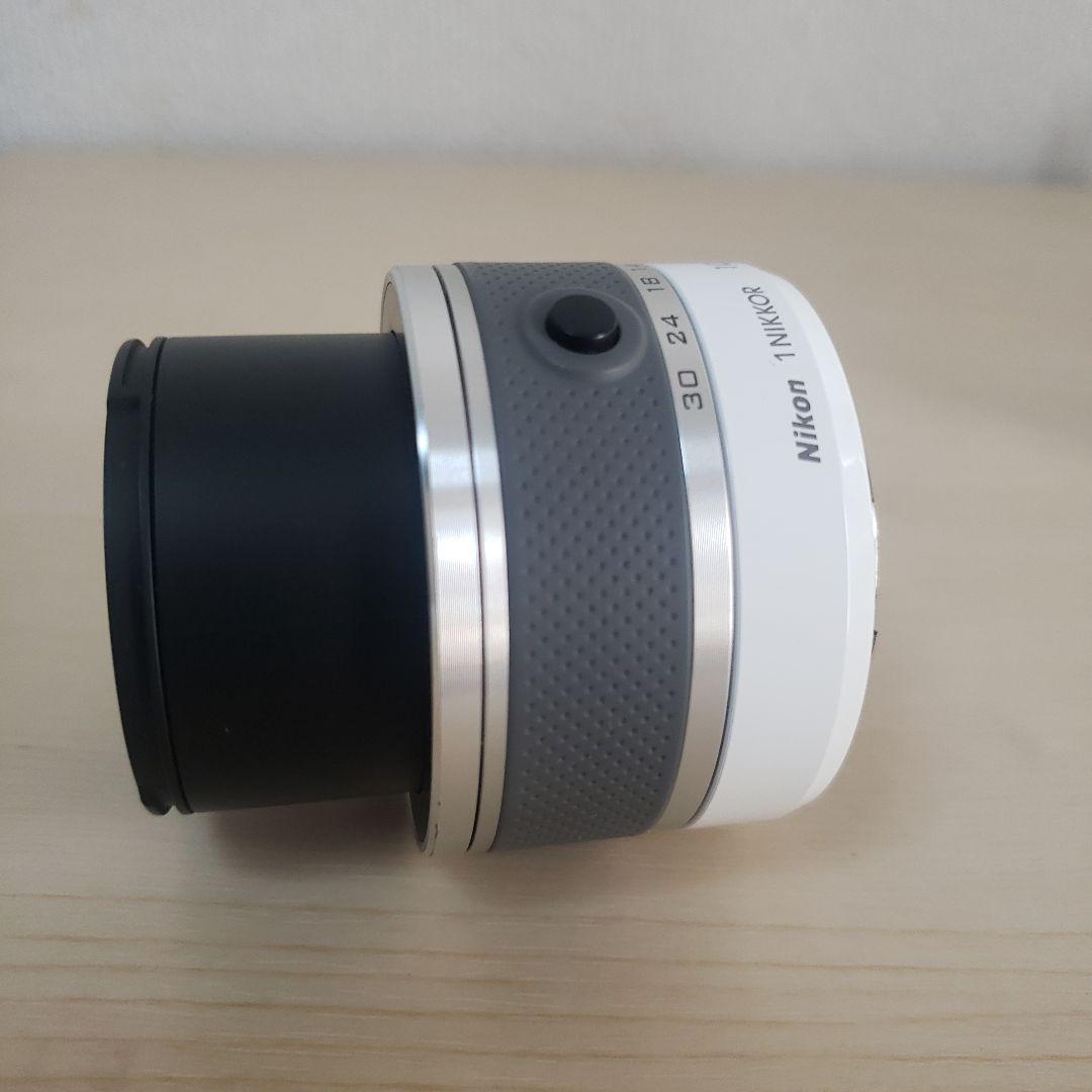 ★美品　Nikon1 J1　ミラーレス一眼カメラ　標準ズームレンズ　ホワイト