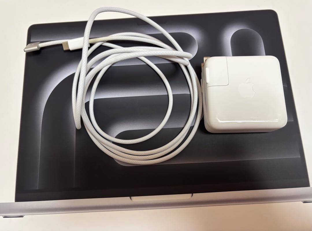 [美品]MacBook Pro 14インチ 18GB 512GB