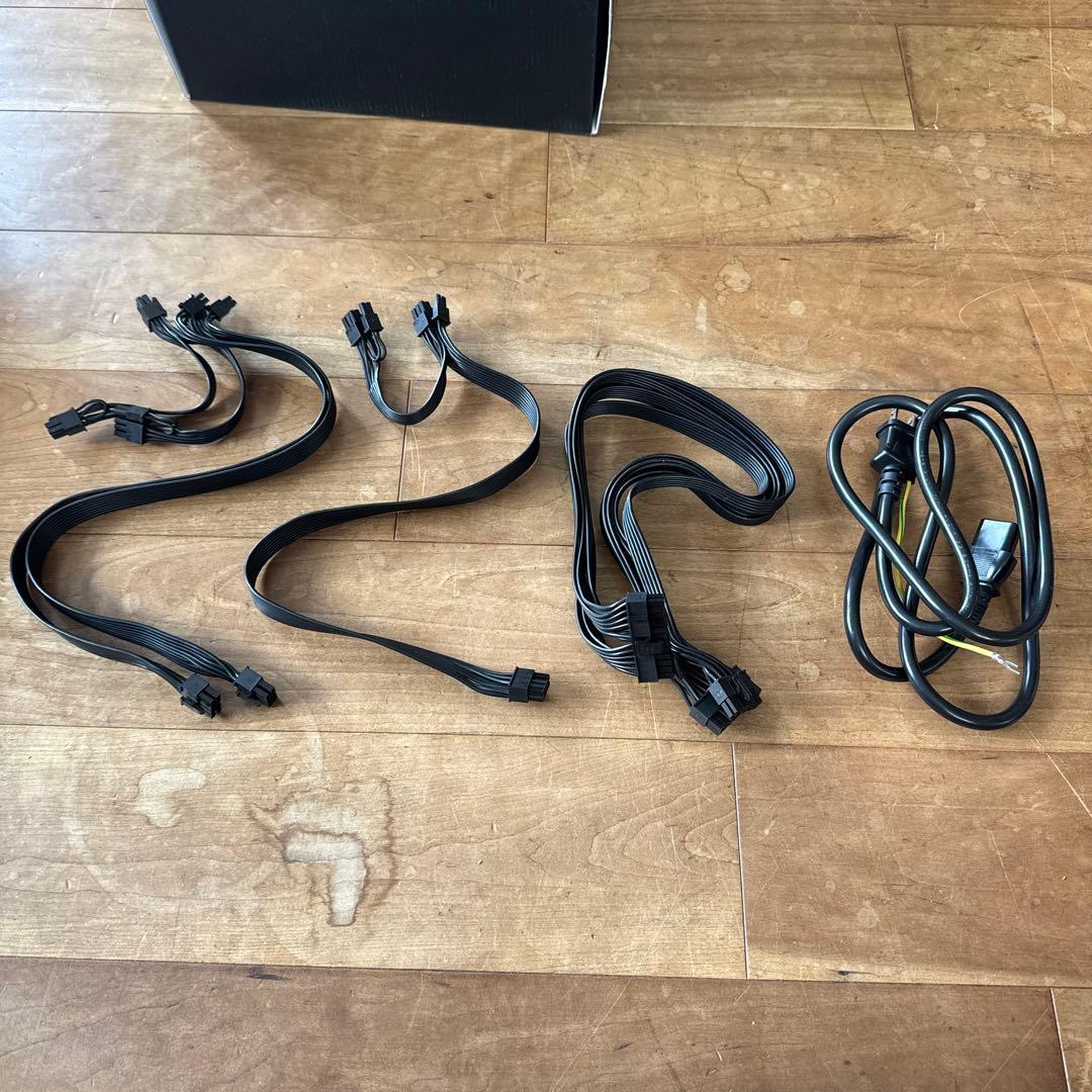 Thermaltake 1050w ４個在庫あり まとめ買い値引きします。