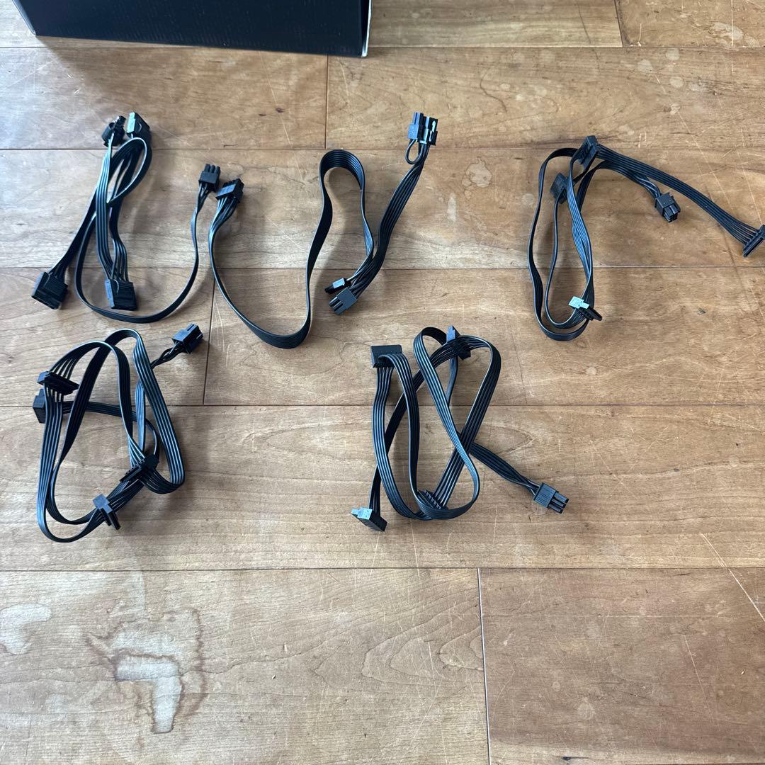 Thermaltake 1050w ４個在庫あり まとめ買い値引きします。