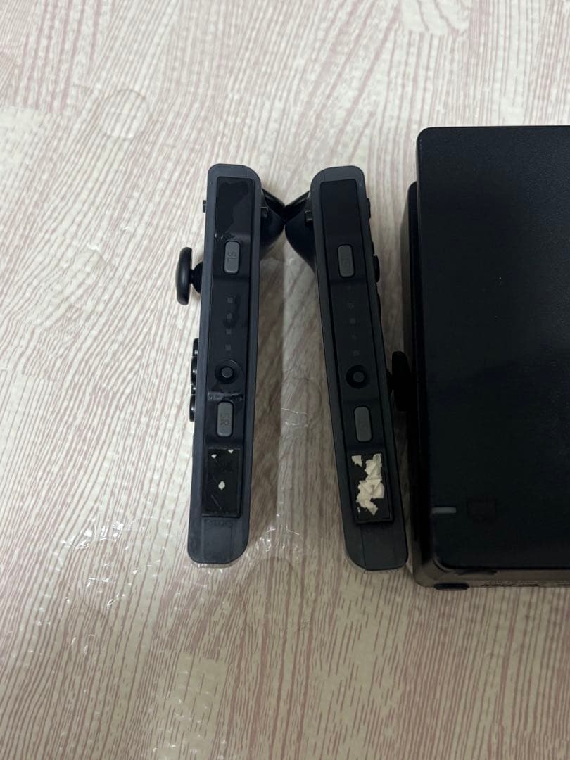 Nintendo Switch本体（Joy-Conストラップ不足）