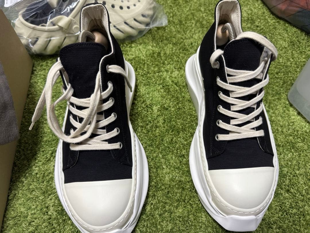 靴 drkshdw abstract