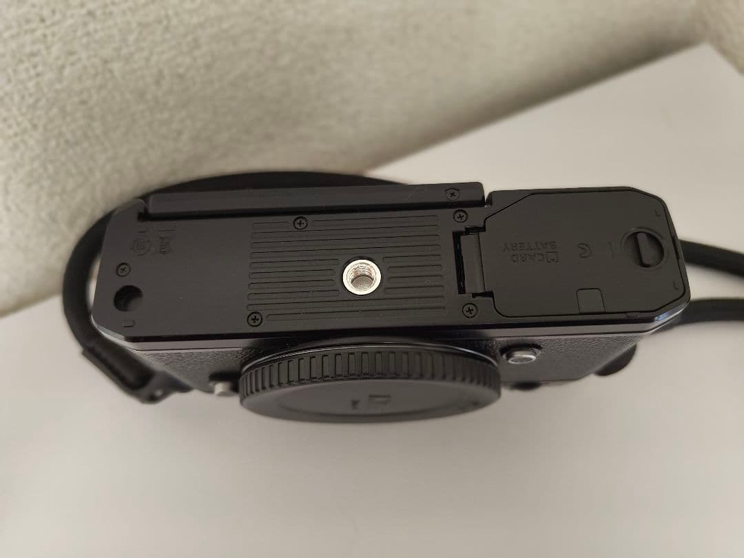 Nikon Zfc ブラック 本体&バッテリー、充電器2個セット