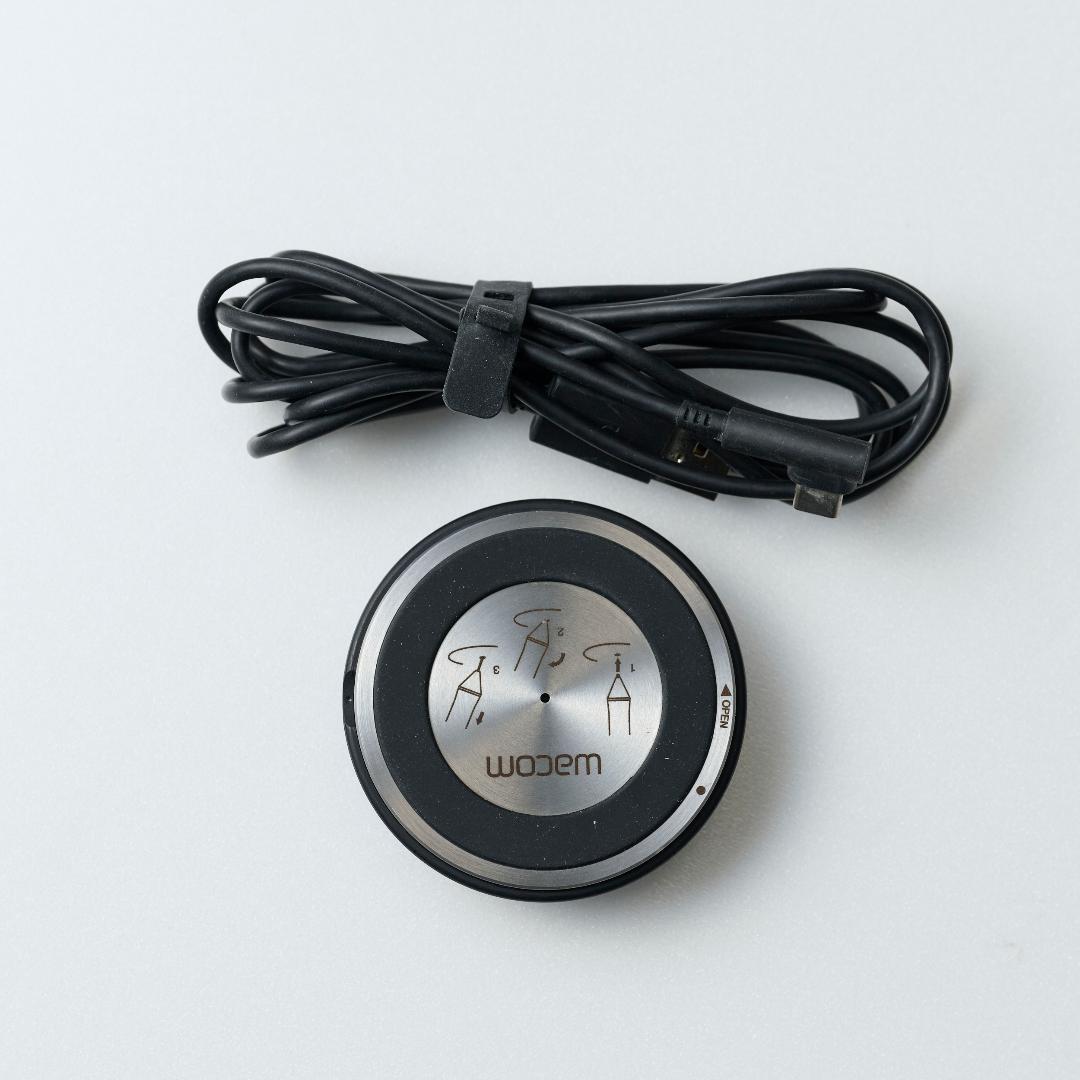 Wacom ペンタブレット Intuos Pro Small PTH-460