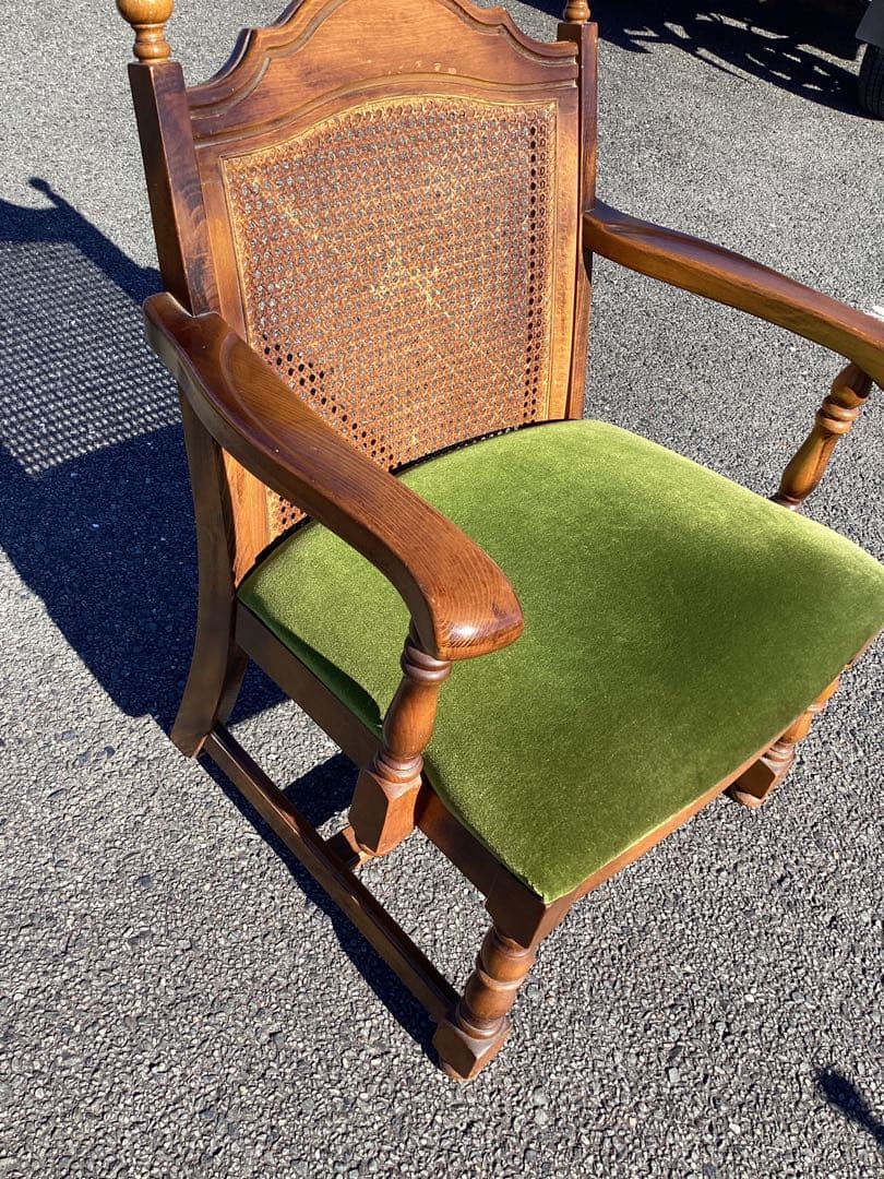 千葉県鴨川発　②オールドカリモク　Karimoku　チェア　肘掛け付き