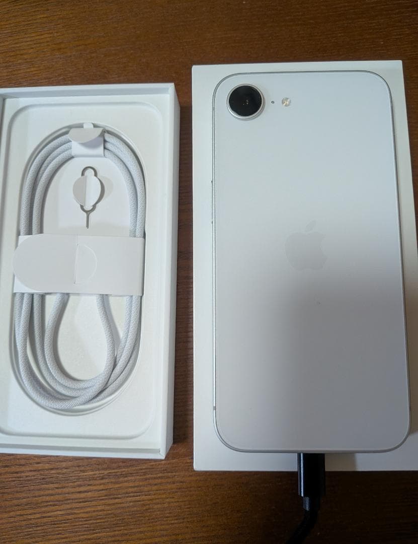 Apple iPhone 16e 128GB ホワイト