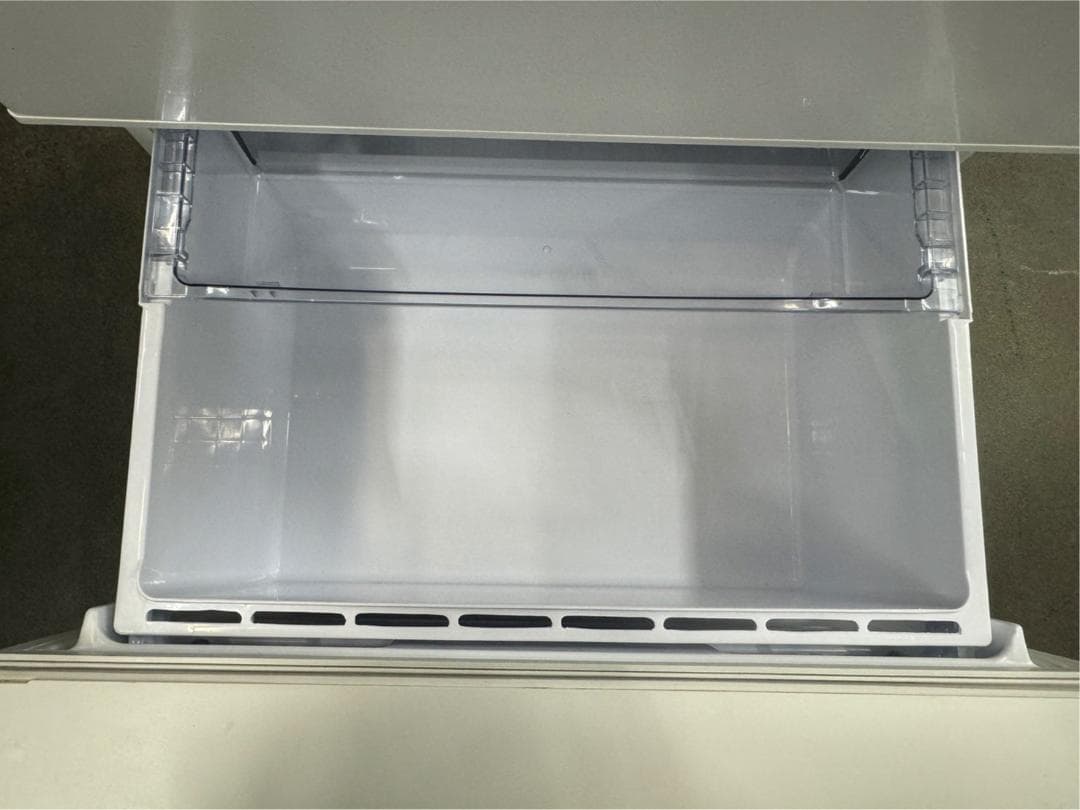 大阪送料無料★3か月保障付★冷蔵庫★2021年★AQR-SV24K(W)★R10