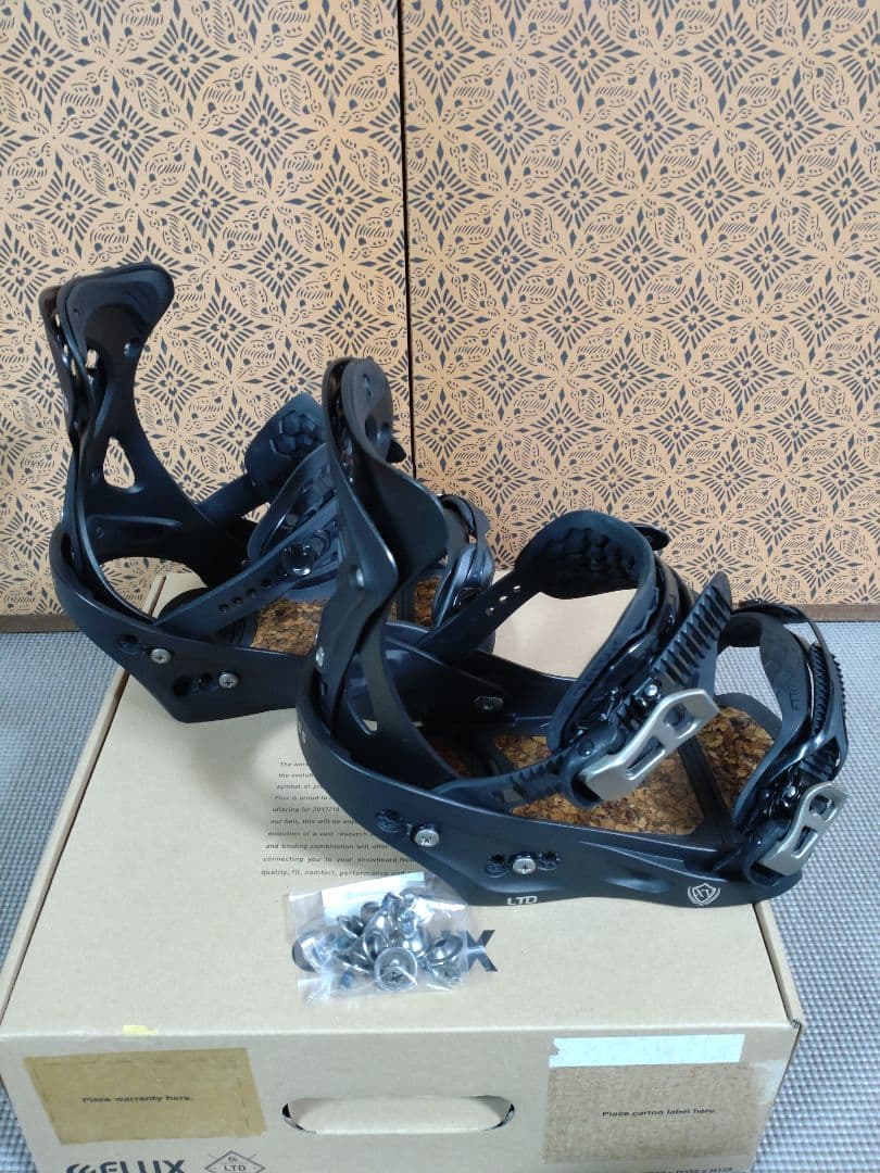 18-19 FULX XV LTD2 フラックス ビンディング