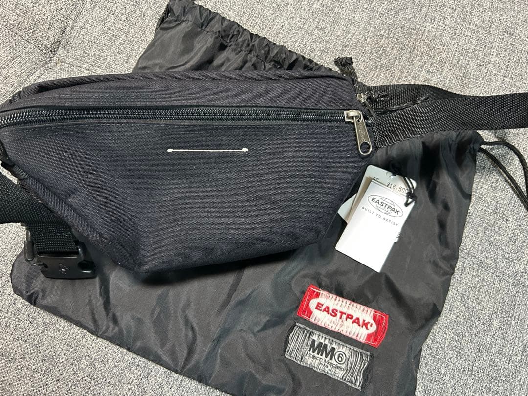 イーストパック　mm6 ボディバッグ