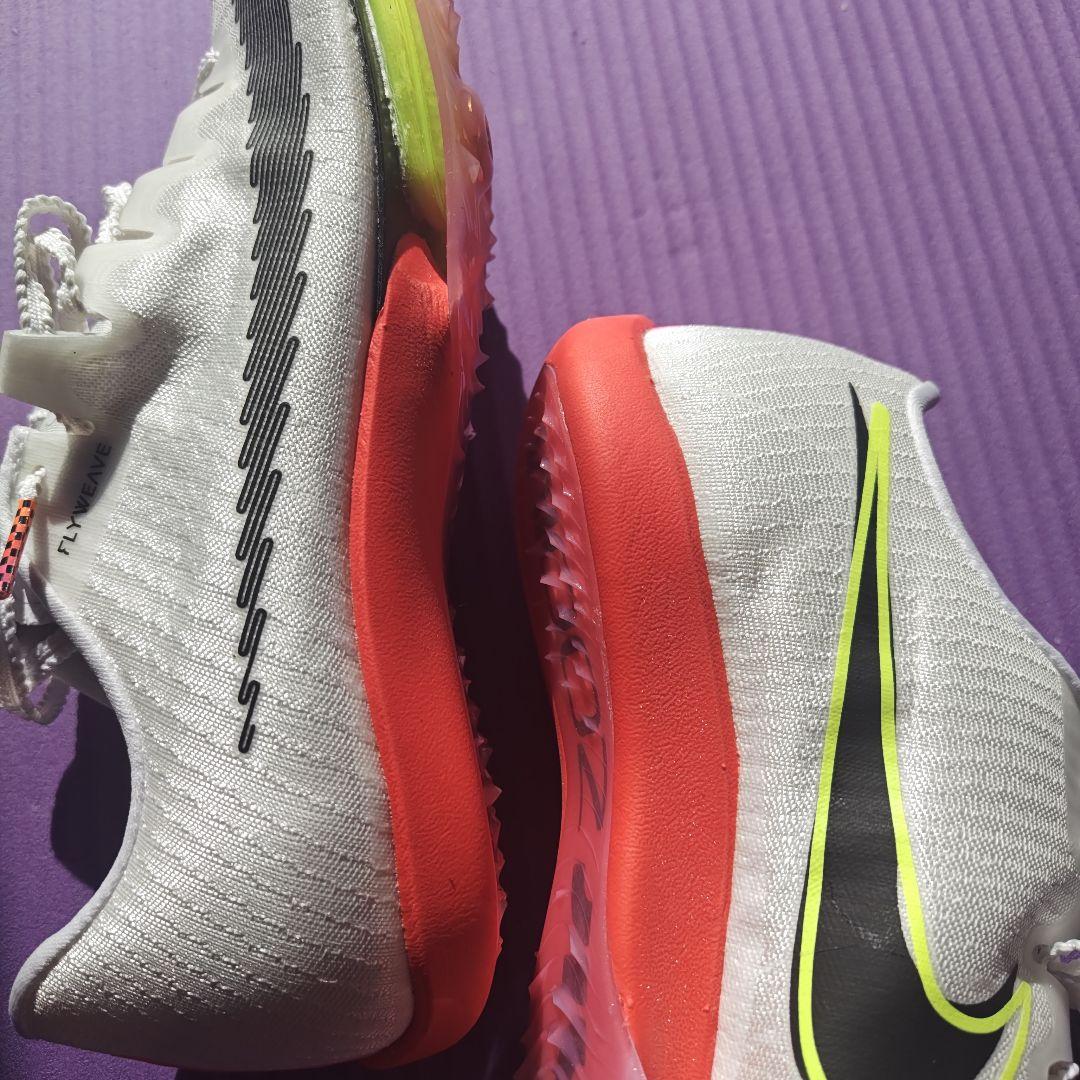 スパイクシューズ ホワイト/レッド/イエロー