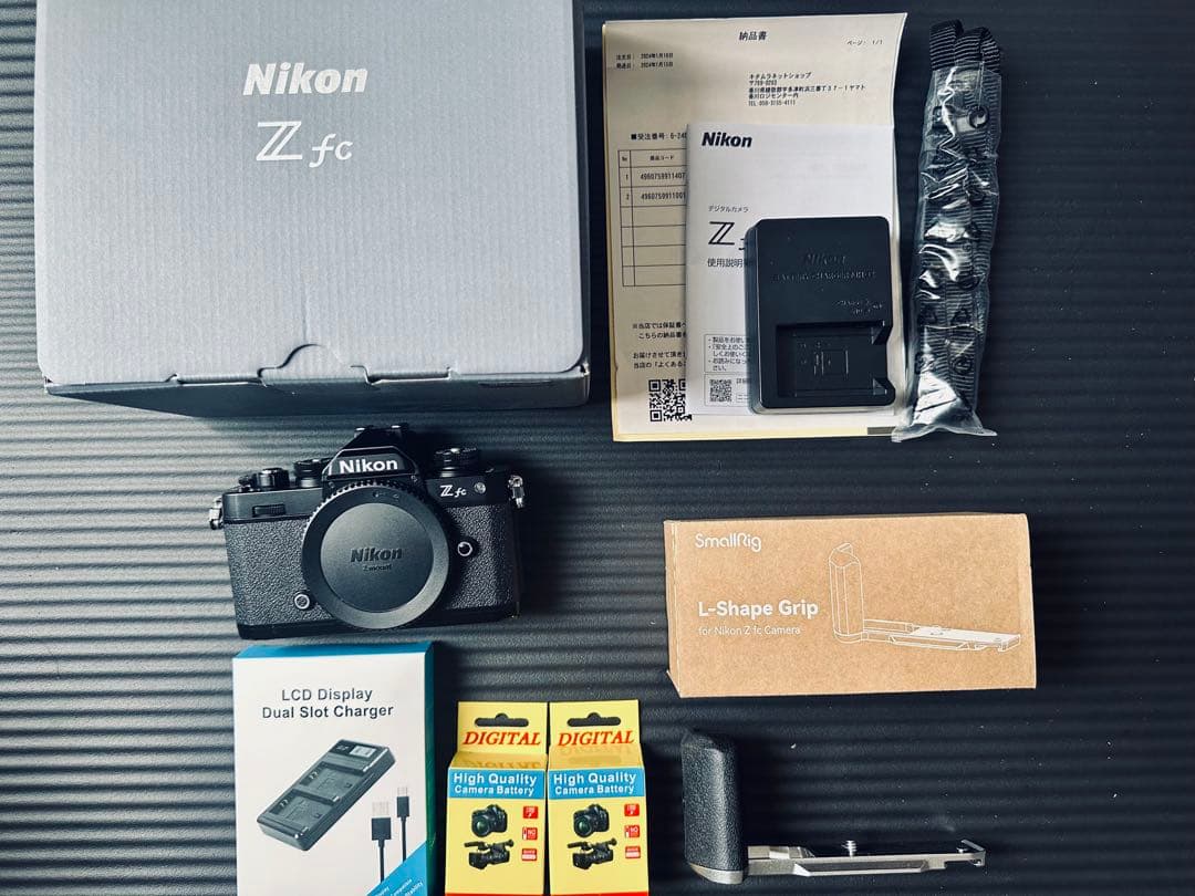 Nikon Z fc ミラーレスカメラ 本体　おまけつき