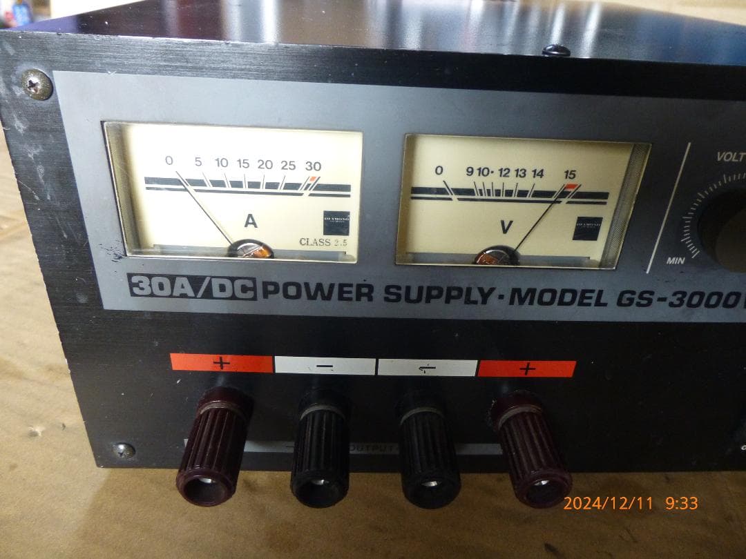 最安販売中　DIAMOND　30Aの大容量　巨大トランス安定化電源